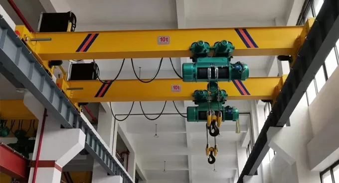 Choose an electric wire rope hoist or an electric chain hoist ?